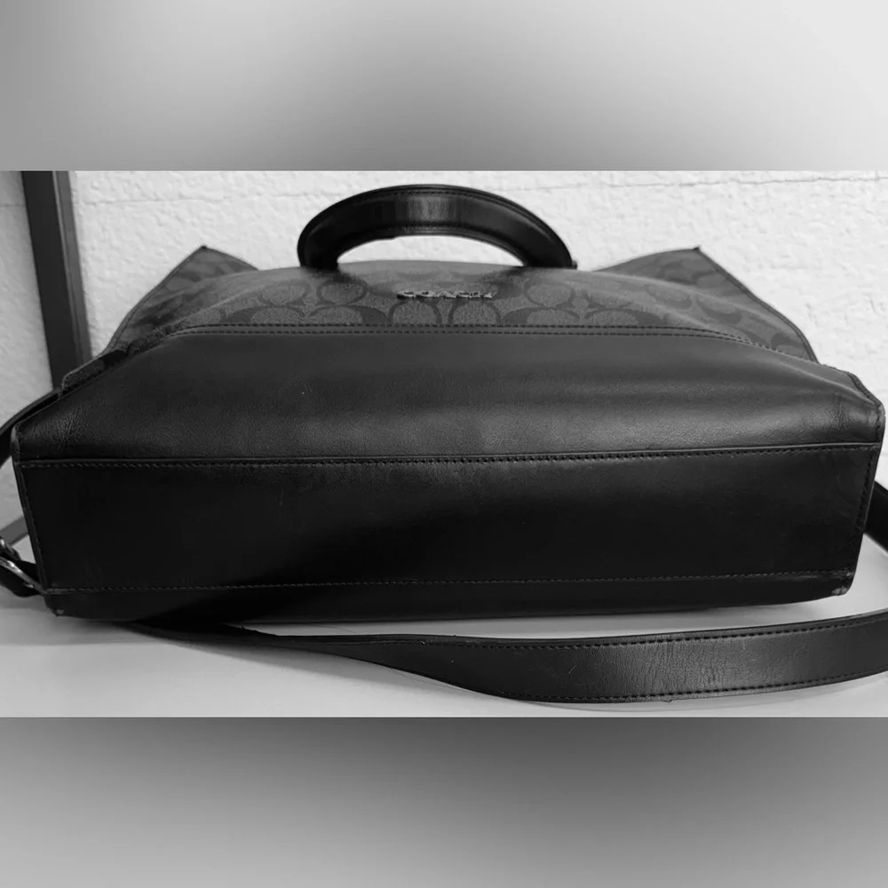 Coach Graham Structured Tote - Picture 7 of 15